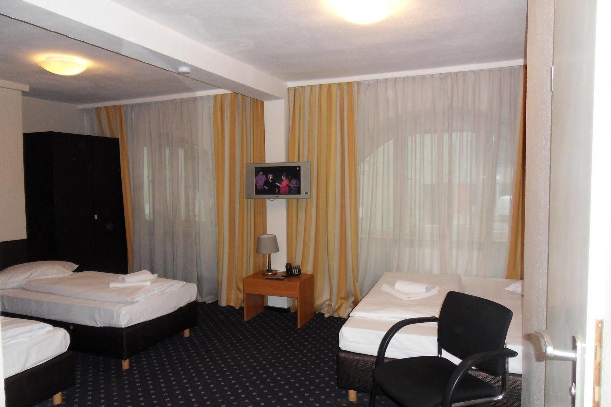 Carlton Hotel Frankfurt am Main Dış mekan fotoğraf