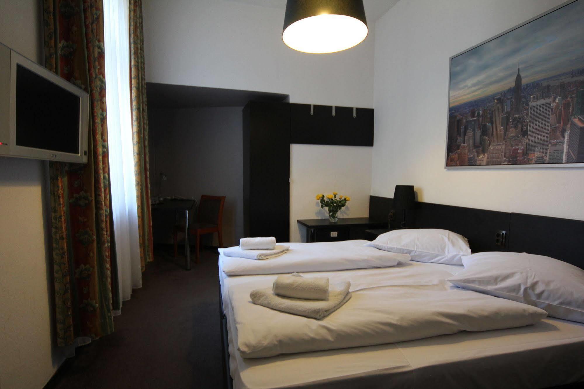 Carlton Hotel Frankfurt am Main Dış mekan fotoğraf