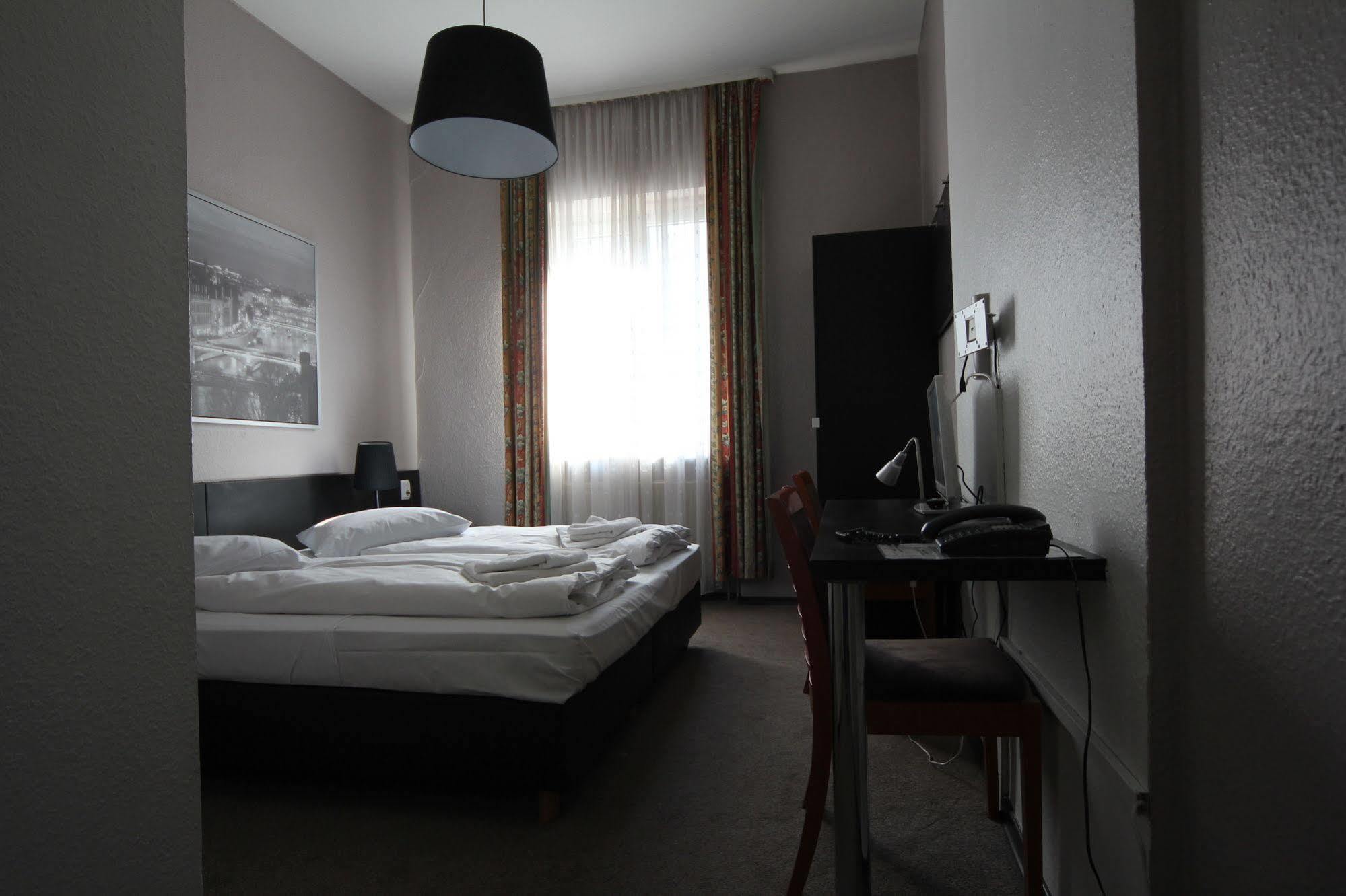 Carlton Hotel Frankfurt am Main Dış mekan fotoğraf